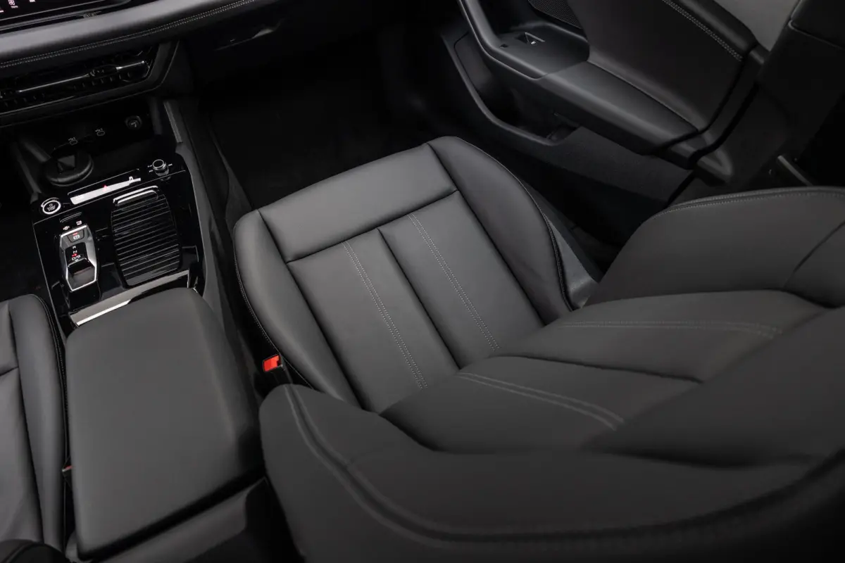 286pk Advanced edition 83 kWh | Trekhaak | Verwarmbaar stuur | Keyless entry