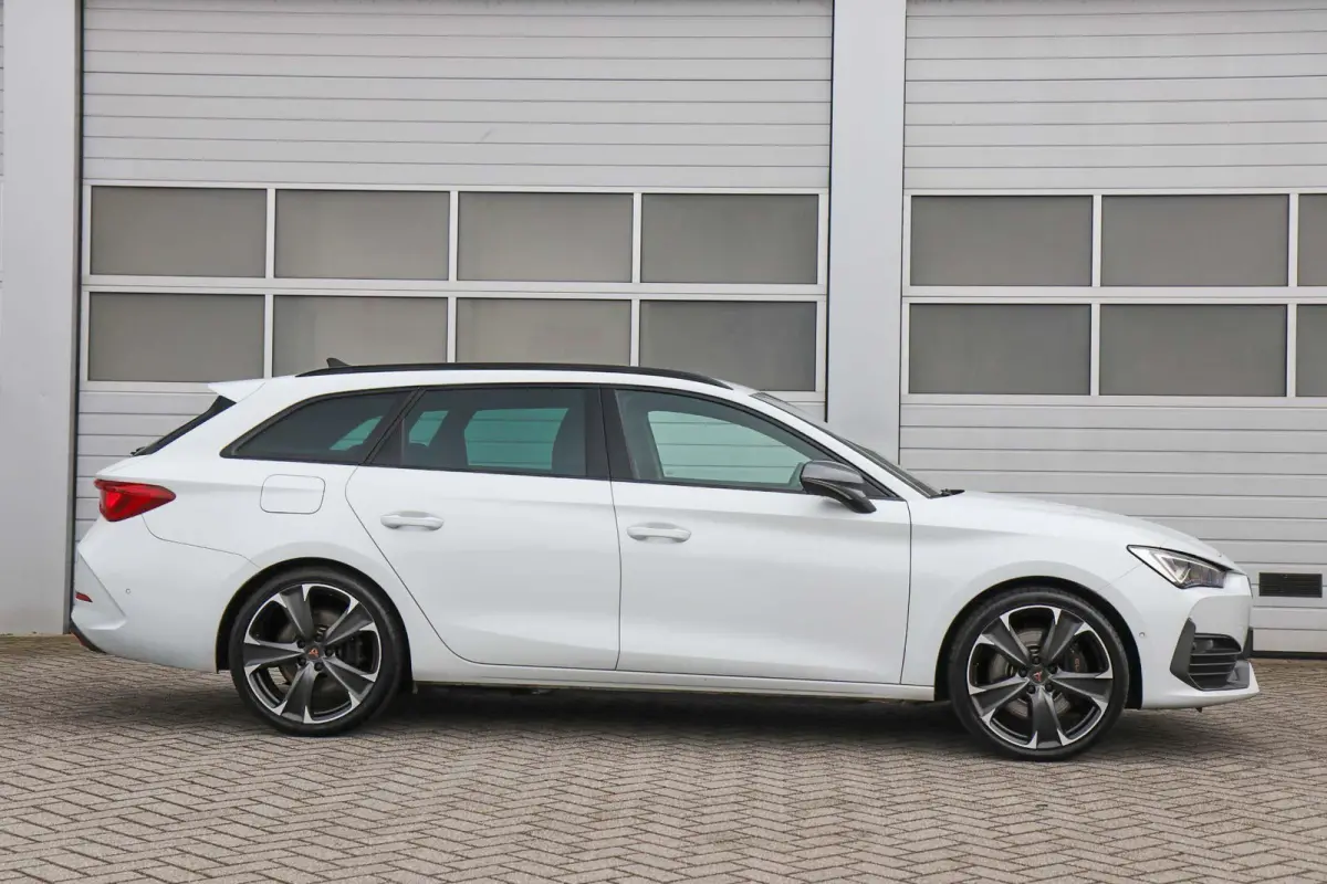 1.4 e-Hybrid 245pk VZ | SoH 98% | Trekhaak | Achteruitrijcamera | Stoelverwarming | Navigatie