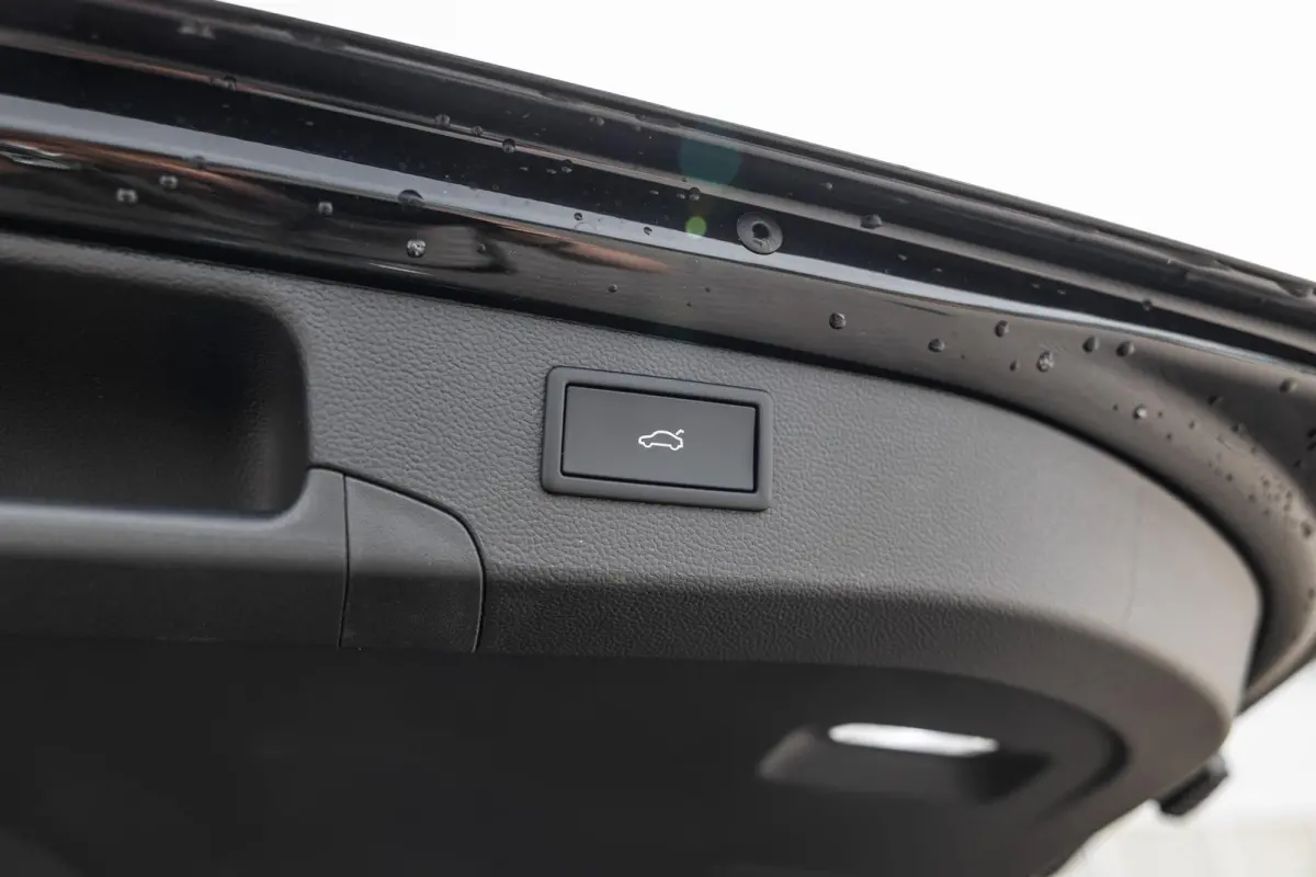 1.5 TSI 204pk PHEV Sportline Business | Winter Pakket | Panoramadak
