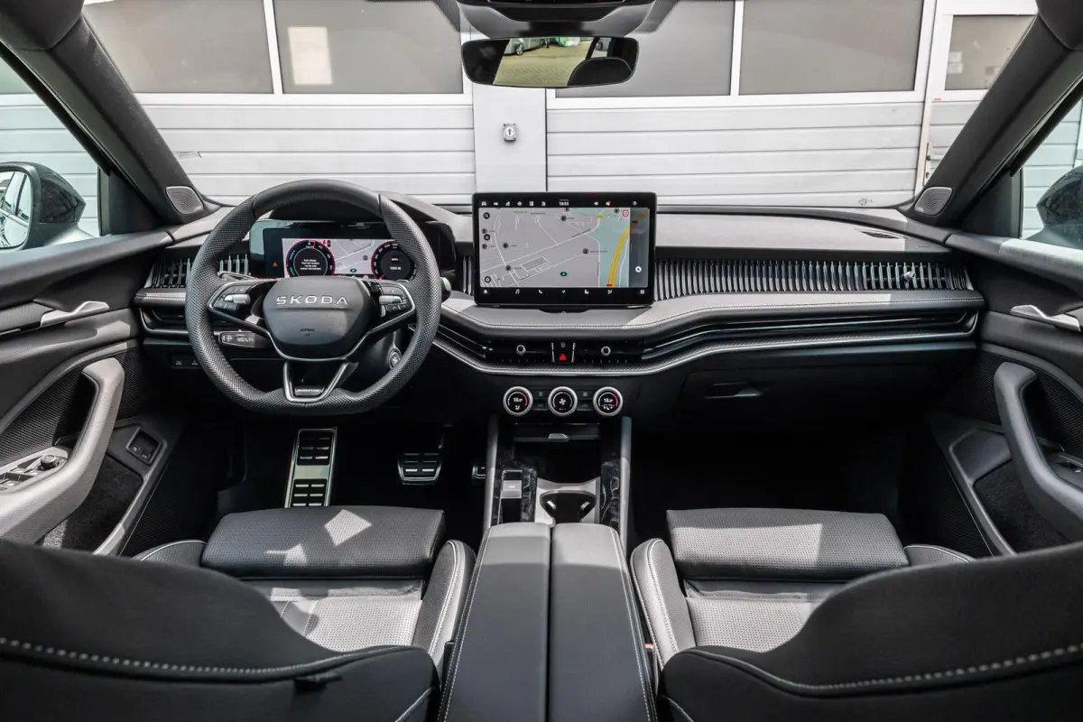 1.5 TSI 204pk PHEV Sportline Business | Winter Pakket | Panoramadak