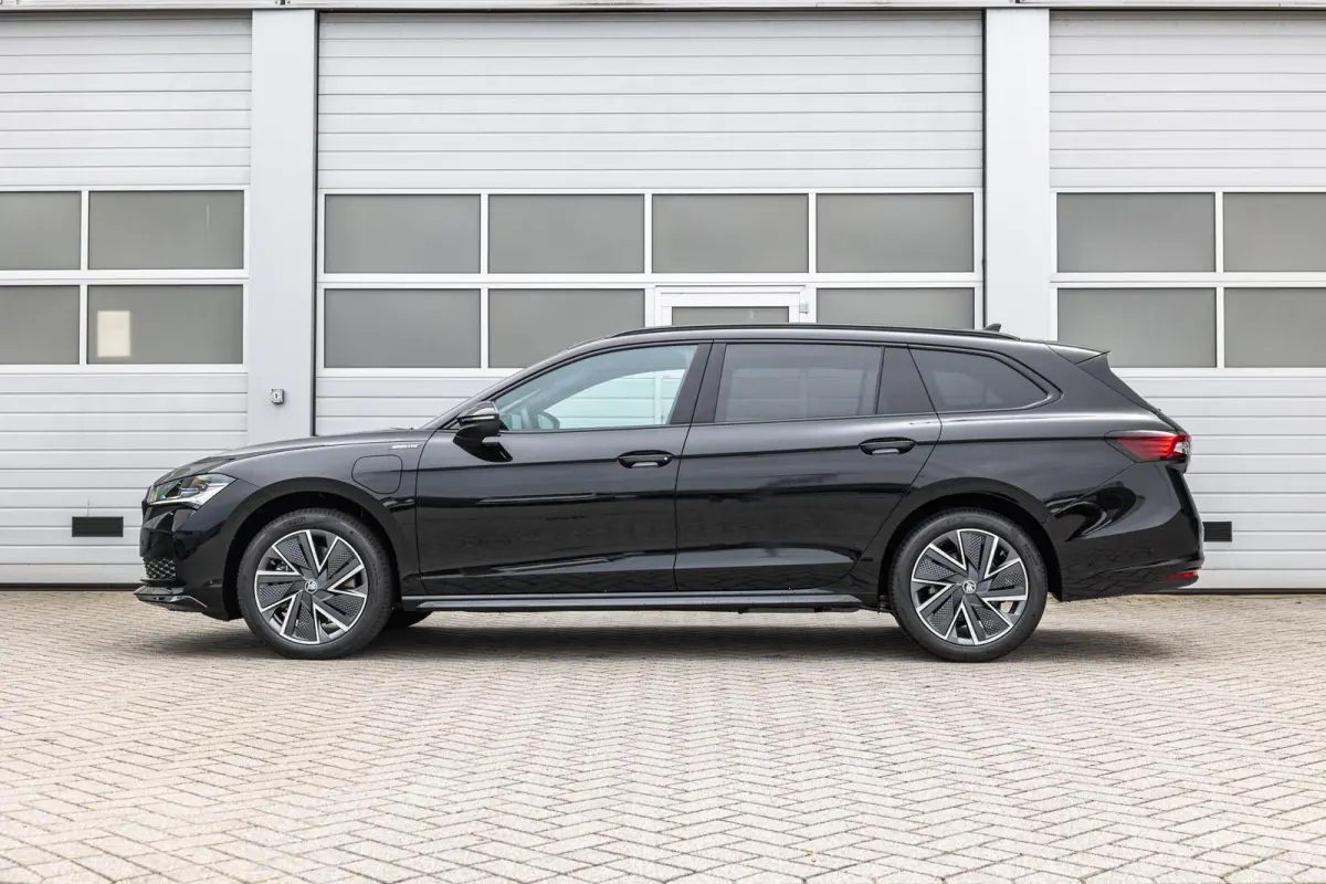 1.5 TSI 204pk PHEV Sportline Business | Winter Pakket | Panoramadak