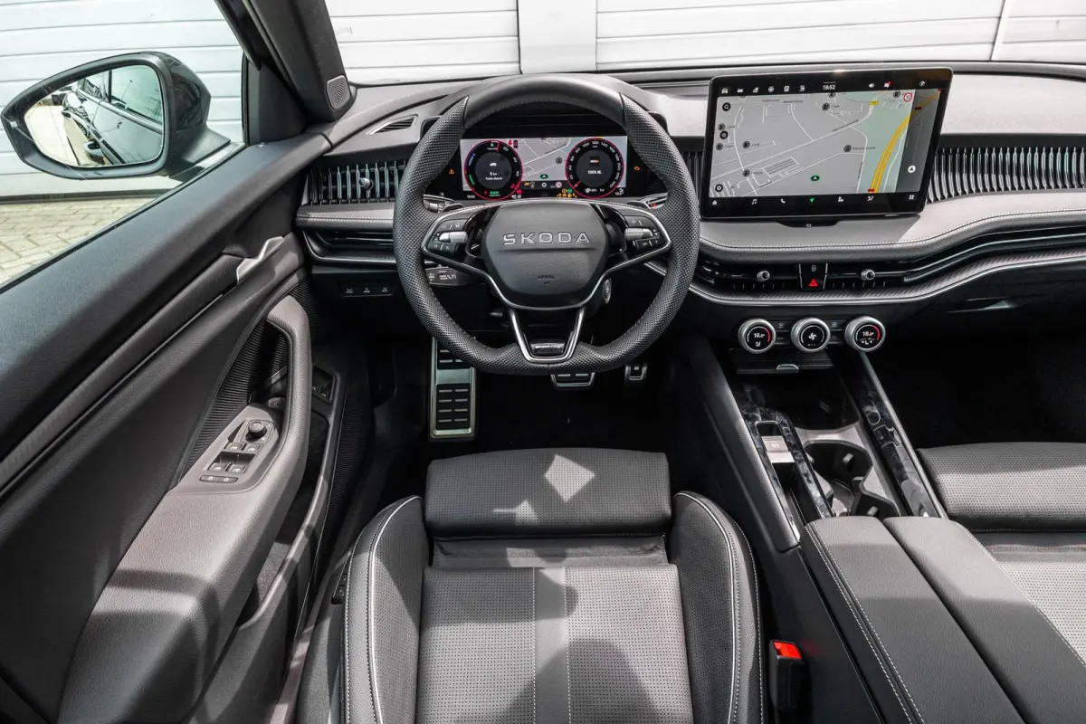 1.5 TSI 204pk PHEV Sportline Business | Winter Pakket | Panoramadak