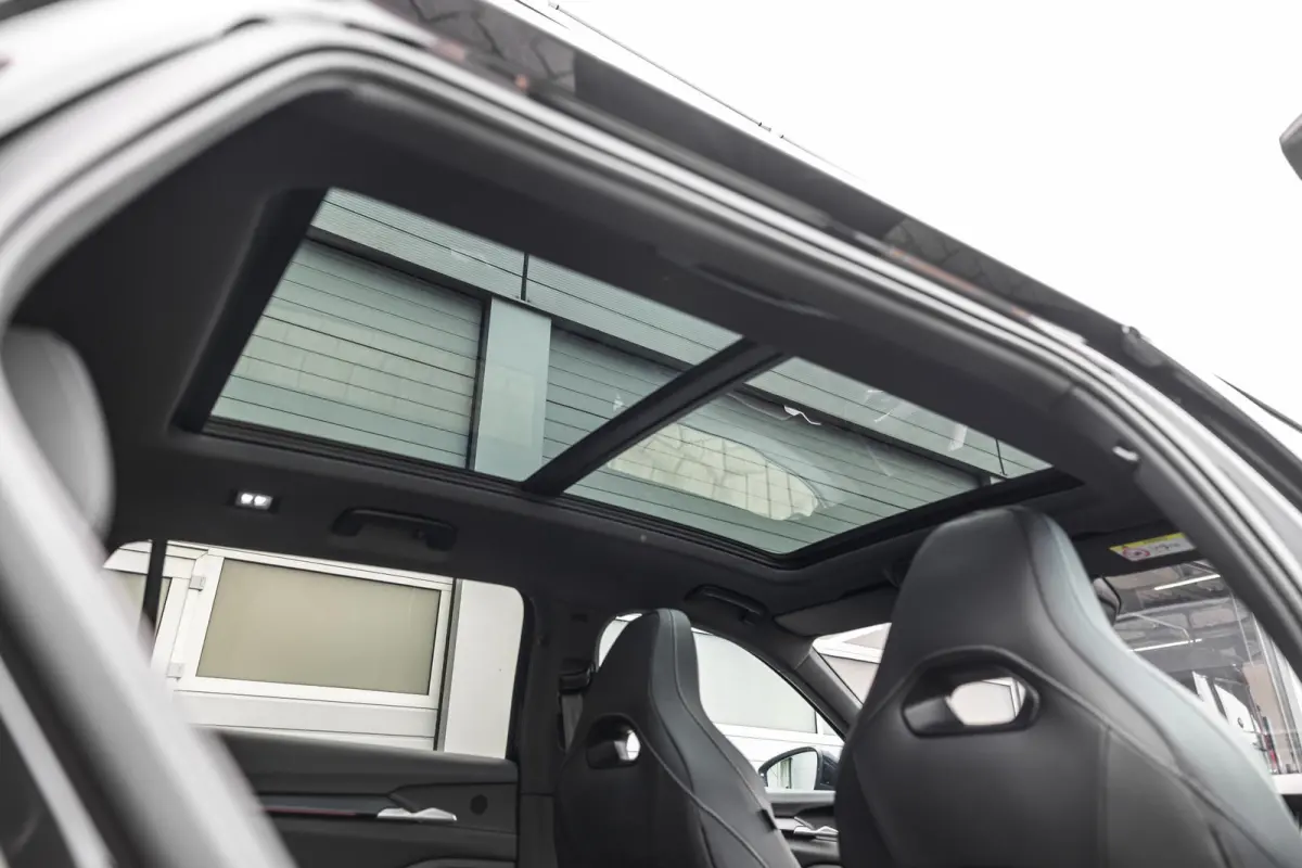 1.5 TSI 204pk PHEV Sportline Business | Winter Pakket | Panoramadak