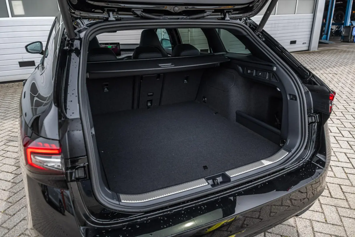1.5 TSI 204pk PHEV Sportline Business | Winter Pakket | Panoramadak