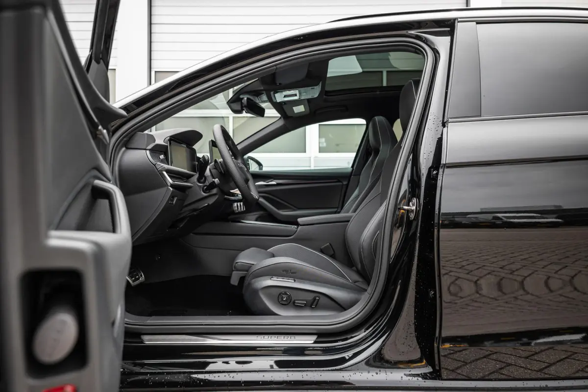 1.5 TSI 204pk PHEV Sportline Business | Winter Pakket | Panoramadak