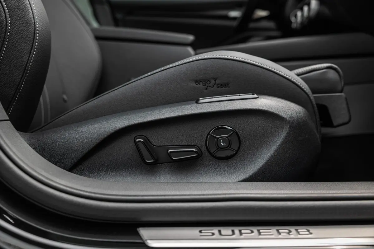 1.5 TSI 204pk PHEV Sportline Business | Winter Pakket | Panoramadak