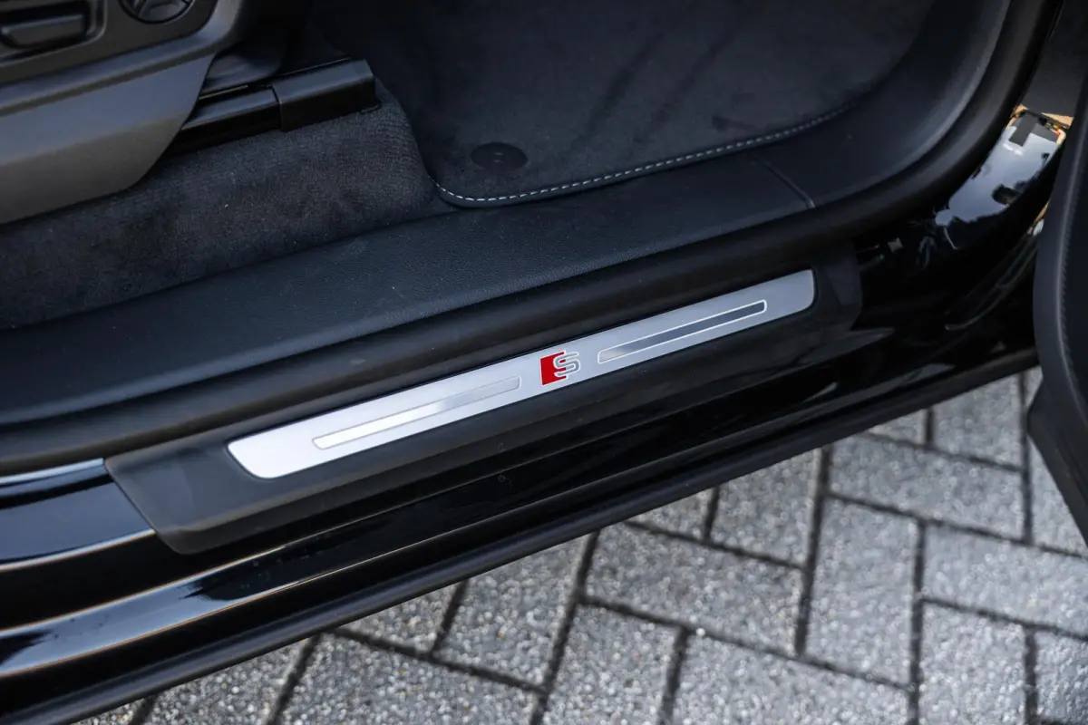 55 TFSI e 394pk quattro Pro Line S | Achterasbesturing | Panoramadak | 23" Velgen