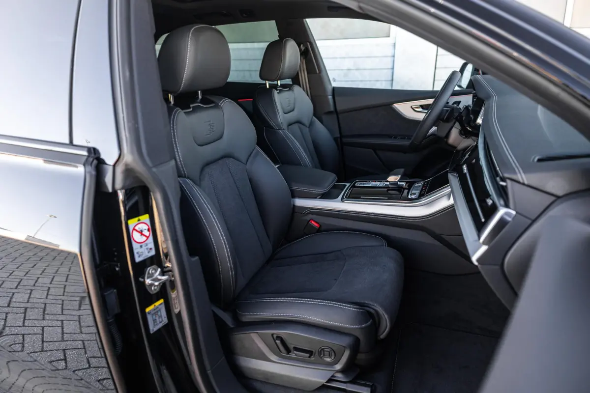 55 TFSI e 394pk quattro Pro Line S | Achterasbesturing | Panoramadak | 23" Velgen