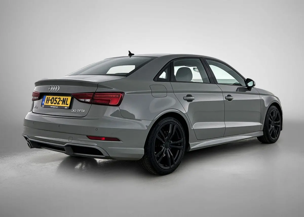 30 TFSI Advance Sport | Navigatie | Airco | Stoelverwarming | 18 Inch Zwarte Velgen | Cruise control |