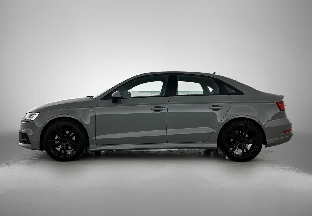 30 TFSI Advance Sport | Navigatie | Airco | Stoelverwarming | 18 Inch Zwarte Velgen | Cruise control |