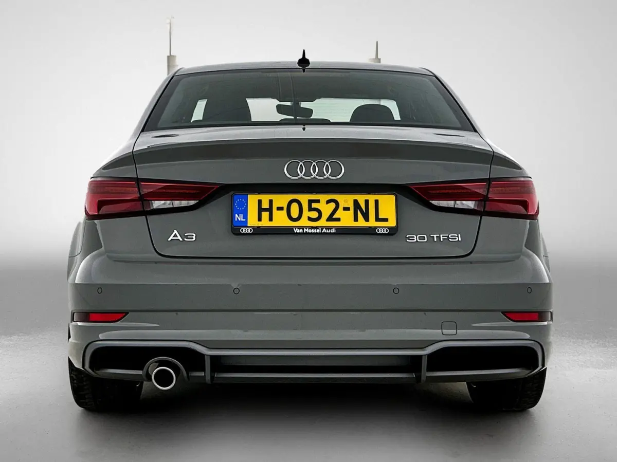 30 TFSI Advance Sport | Navigatie | Airco | Stoelverwarming | 18 Inch Zwarte Velgen | Cruise control |