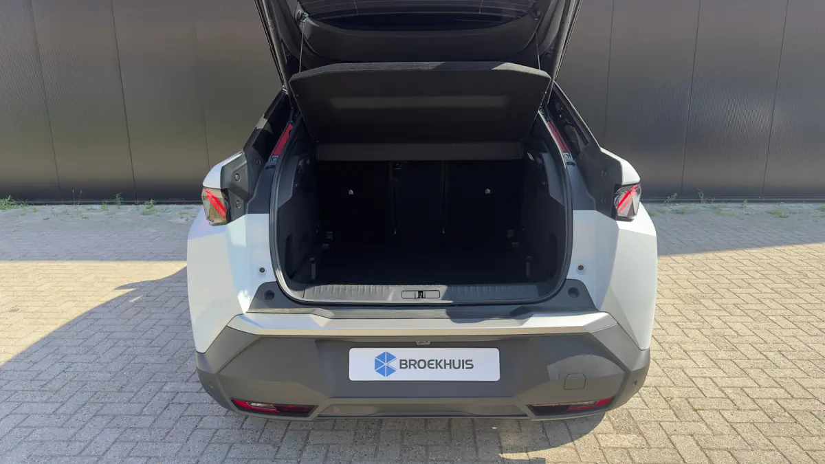 GT | Adaptieve cruise control met Stop&Go functie | Elektrische parkeerrem | Extra getinte achterste zijruiten en achterruit