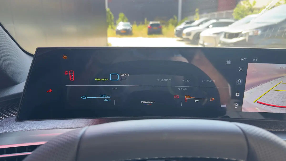 GT | Adaptieve cruise control met Stop&Go functie | Elektrische parkeerrem | Extra getinte achterste zijruiten en achterruit