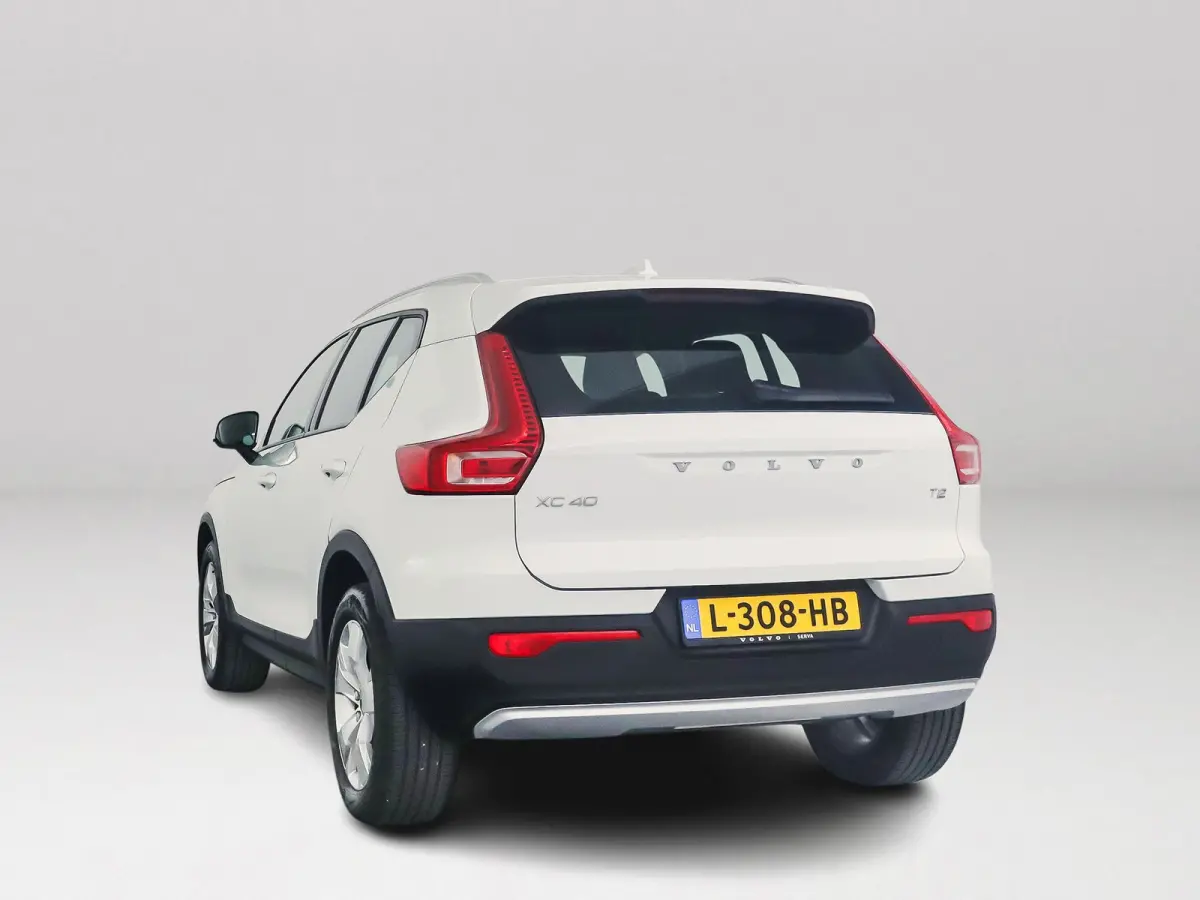 T2 Momentum | Park assist | Cruise control | Climate control | Navigatie