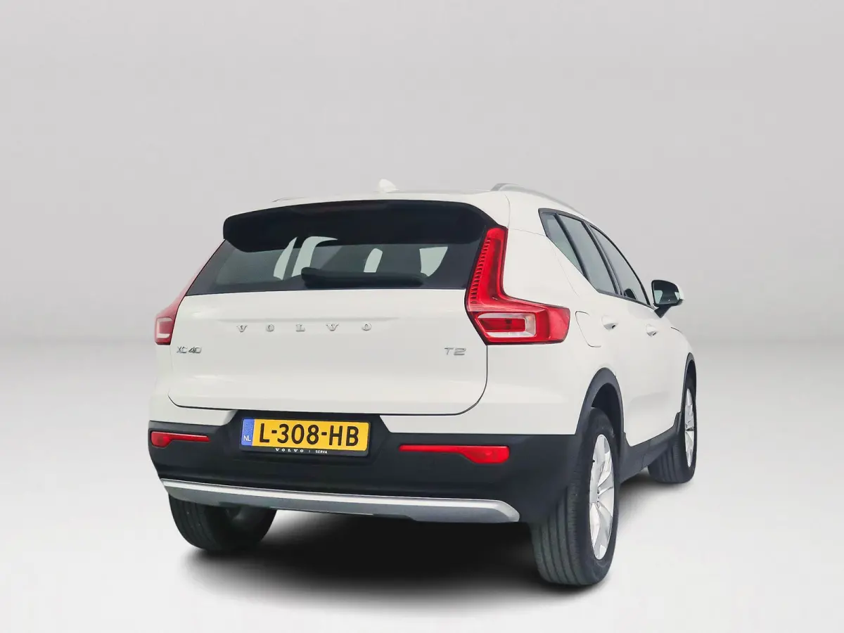 T2 Momentum | Park assist | Cruise control | Climate control | Navigatie