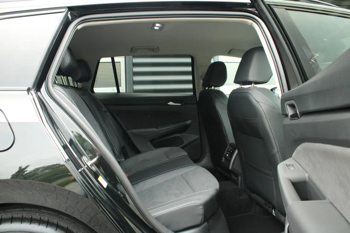 1.5 eTSI 115pk DSG Life Edition | Trekhaak | Massage | Stuurverwarming
