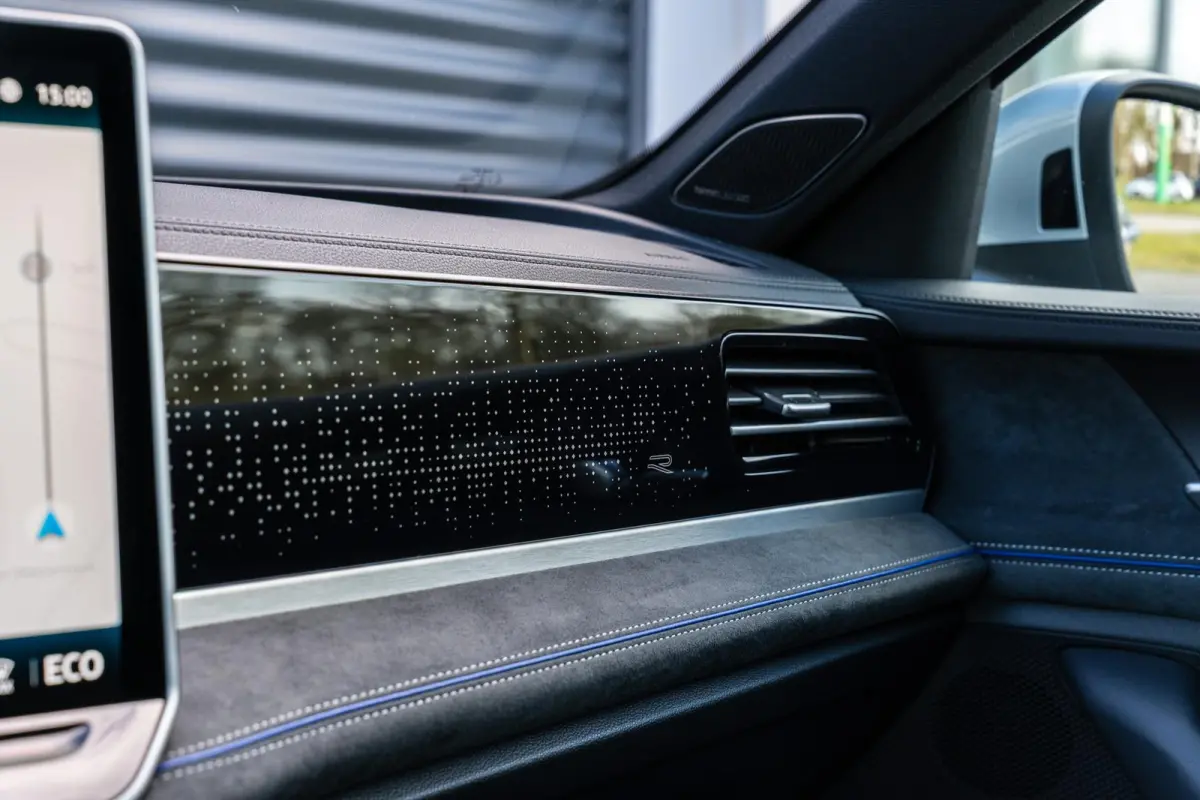 1.5 eHybrid 204pk R-Line Edition | Panoramadak | Trekhaak | Harman Kardon Audio
