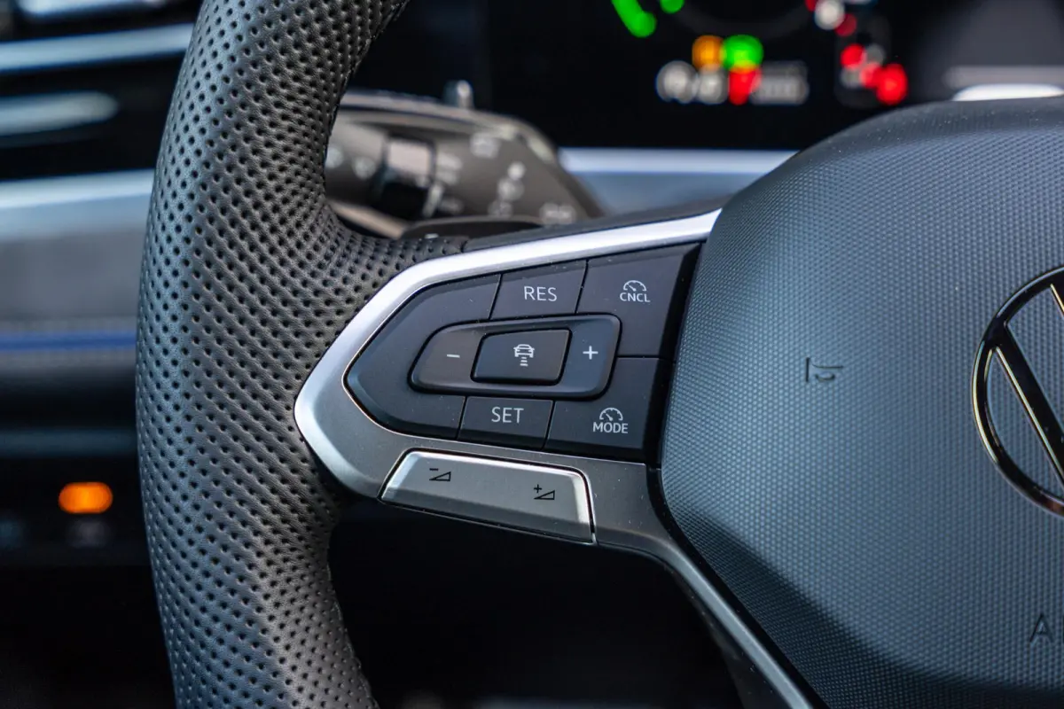 1.5 eHybrid 204pk R-Line Edition | Panoramadak | Trekhaak | Harman Kardon Audio