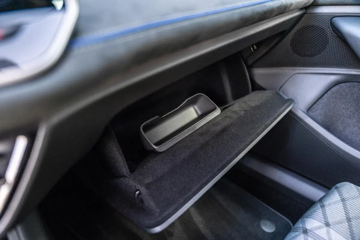 1.5 eHybrid 204pk R-Line Edition | Panoramadak | Trekhaak | Harman Kardon Audio