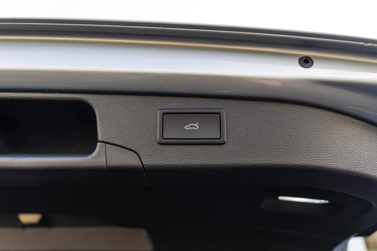 1.5 eHybrid 204pk R-Line Edition | Panoramadak | Trekhaak | Harman Kardon Audio