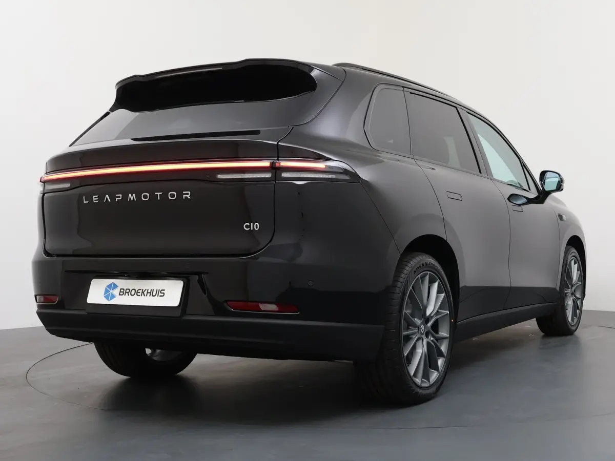 Design ProMax 81.9 kWh | €3500,- korting !! | Vanaf €589,- Private Lease per maand ! | Audio installatie | Cruise control adaptief met Stop&Go en stuurhulp | Dodehoek detectie