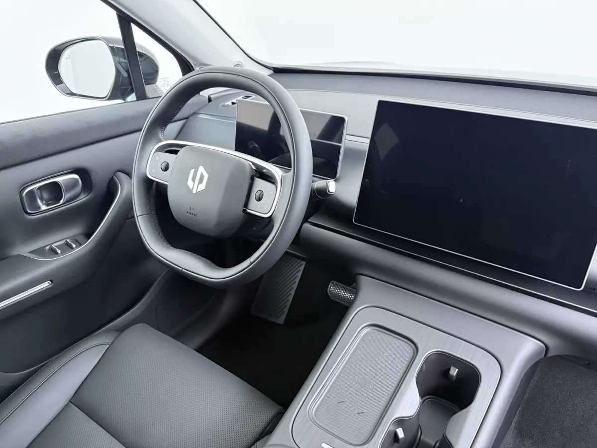 Design ProMax 81.9 kWh | €3500,- korting !! | Vanaf €589,- Private Lease per maand ! | Audio installatie | Cruise control adaptief met Stop&Go en stuurhulp | Dodehoek detectie