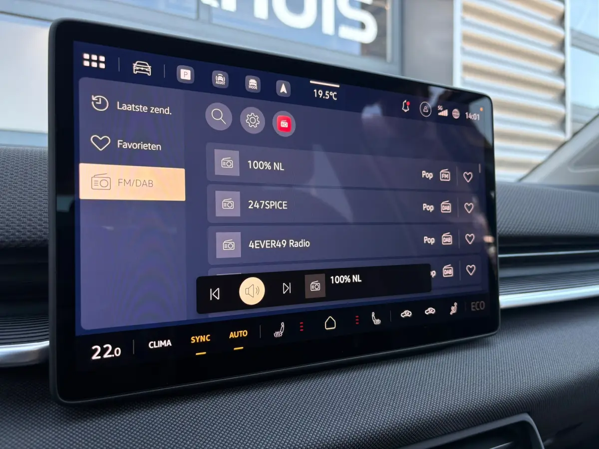 Life First Edition | Airconditioning automatisch, 2-zone (Climatronic) | Automatische afstandsregeling (Adaptive Cruise Control) | Koplampverlichting LED