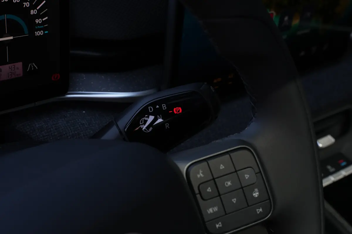 Style First Edition | Airconditioning automatisch, 2-zone (Climatronic) | Automatische afstandsregeling (Adaptive Cruise Control) | Diefstalalarm