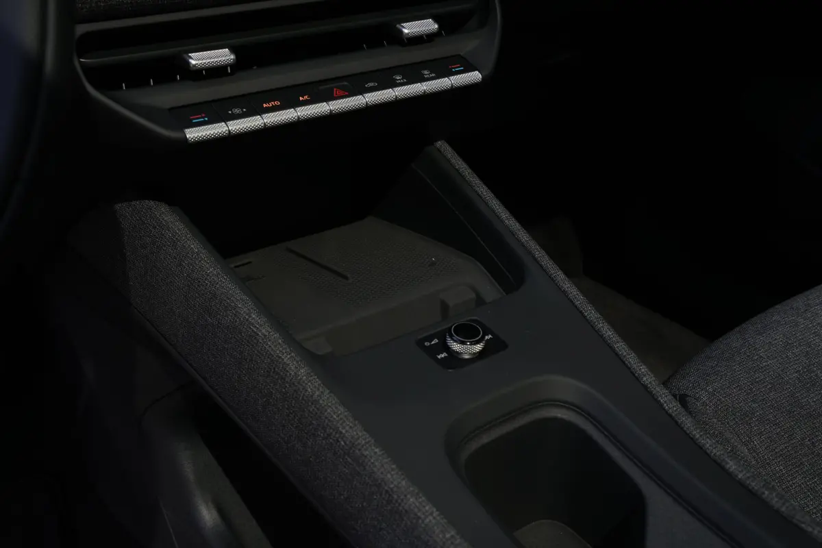 Style First Edition | Airconditioning automatisch, 2-zone (Climatronic) | Automatische afstandsregeling (Adaptive Cruise Control) | Diefstalalarm