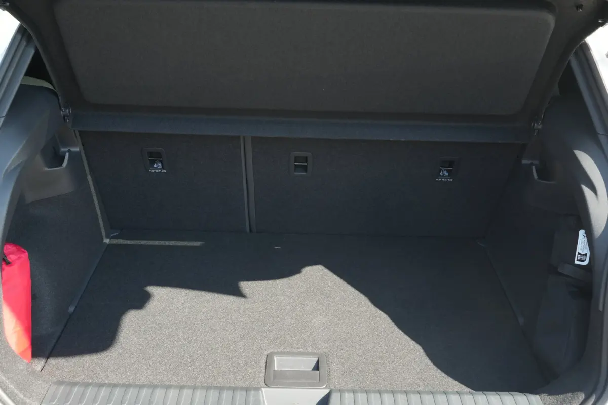 Style First Edition | Airconditioning automatisch, 2-zone (Climatronic) | Automatische afstandsregeling (Adaptive Cruise Control) | Diefstalalarm