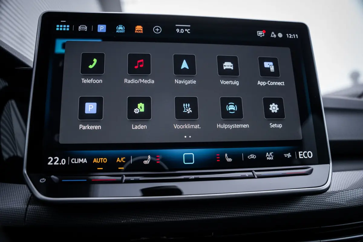 Style Edition eHybrid | 'App-Connect' draadloze smartphone integratie | Afstandscontrolesysteem (Front Assist) | Automatische afstandsregeling (Adaptive Cruise Control)