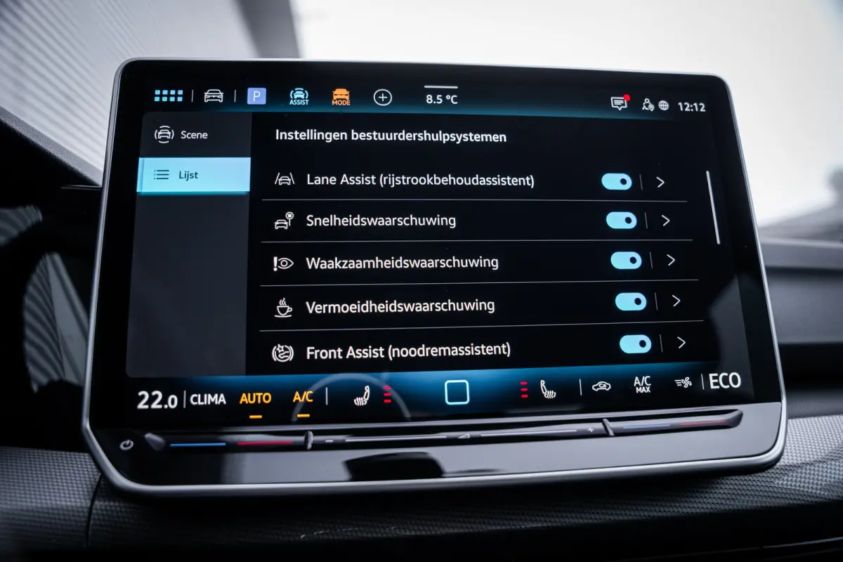 Style Edition eHybrid | 'App-Connect' draadloze smartphone integratie | Afstandscontrolesysteem (Front Assist) | Automatische afstandsregeling (Adaptive Cruise Control)
