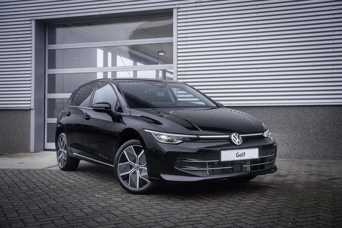 Style Edition eHybrid | 'App-Connect' draadloze smartphone integratie | Afstandscontrolesysteem (Front Assist) | Automatische afstandsregeling (Adaptive Cruise Control)