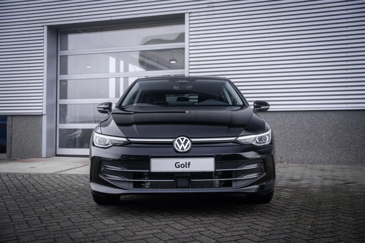 Style Edition eHybrid | 'App-Connect' draadloze smartphone integratie | Afstandscontrolesysteem (Front Assist) | Automatische afstandsregeling (Adaptive Cruise Control)
