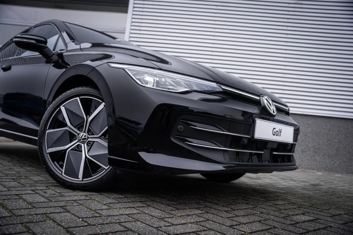 Style Edition eHybrid | 'App-Connect' draadloze smartphone integratie | Afstandscontrolesysteem (Front Assist) | Automatische afstandsregeling (Adaptive Cruise Control)