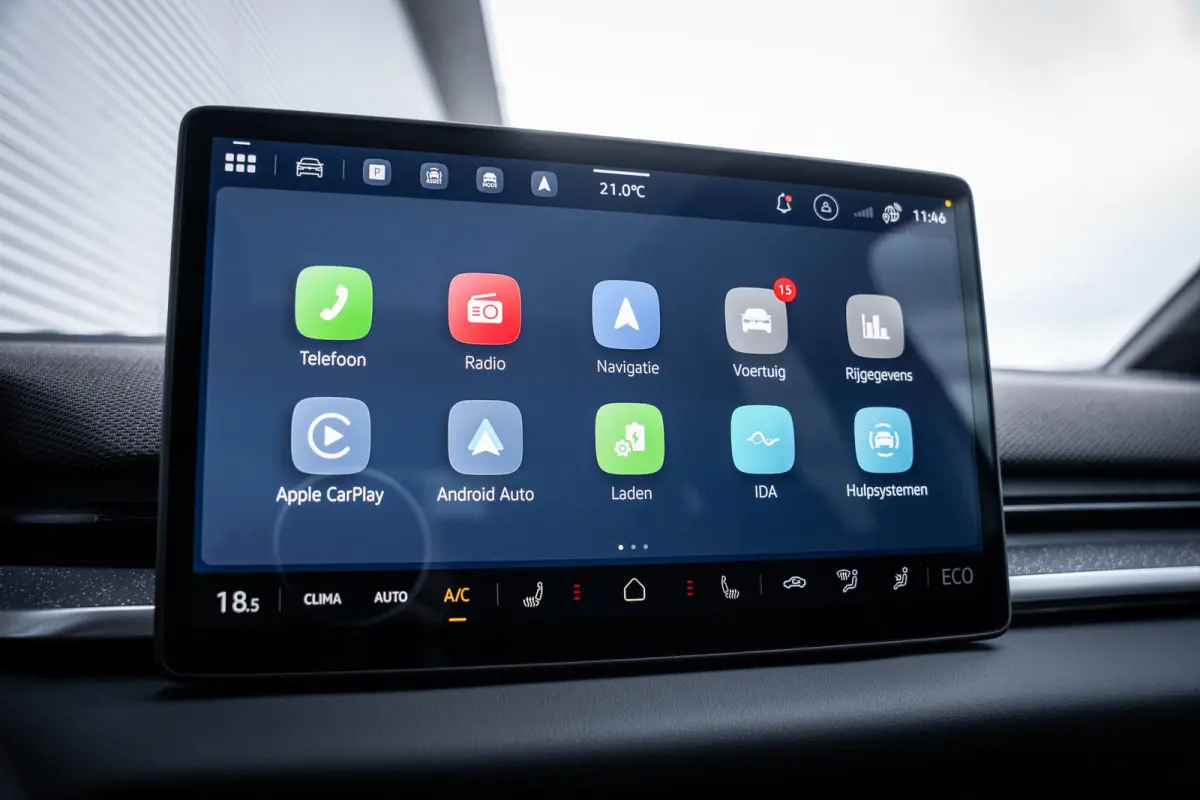 Style | Airconditioning automatisch, 2-zone (Climatronic) | Automatische afstandsregeling (Adaptive Cruise Control) | Buitenspiegels elektrisch instel-, verwarm- en inklapbaar