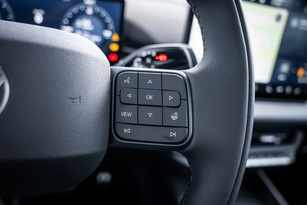 Style | Airconditioning automatisch, 2-zone (Climatronic) | Automatische afstandsregeling (Adaptive Cruise Control) | Buitenspiegels elektrisch instel-, verwarm- en inklapbaar