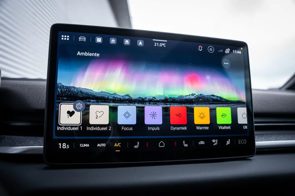 Style | Airconditioning automatisch, 2-zone (Climatronic) | Automatische afstandsregeling (Adaptive Cruise Control) | Buitenspiegels elektrisch instel-, verwarm- en inklapbaar