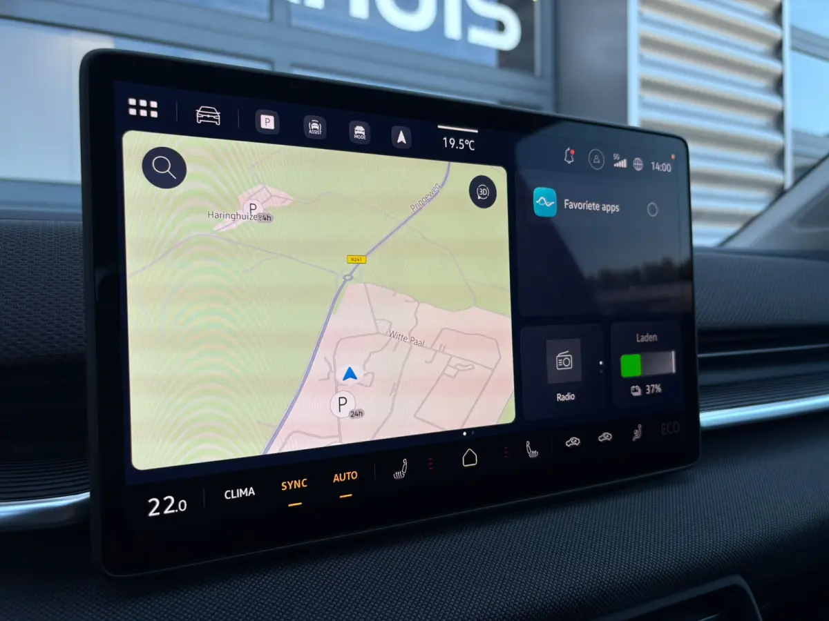 Life First Edition | Airconditioning automatisch, 2-zone (Climatronic) | Automatische afstandsregeling (Adaptive Cruise Control) | Koplampverlichting LED