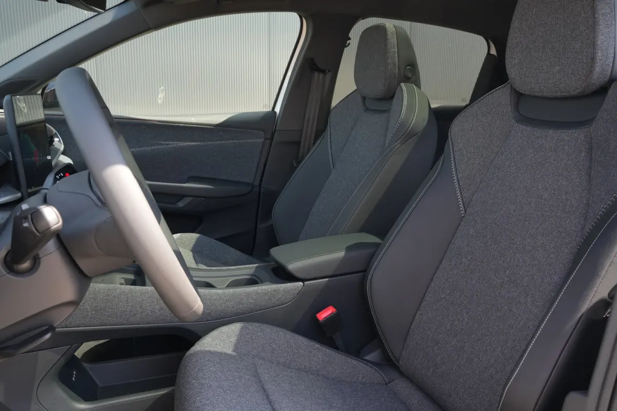 Style First Edition | Airconditioning automatisch, 2-zone (Climatronic) | Automatische afstandsregeling (Adaptive Cruise Control) | Diefstalalarm