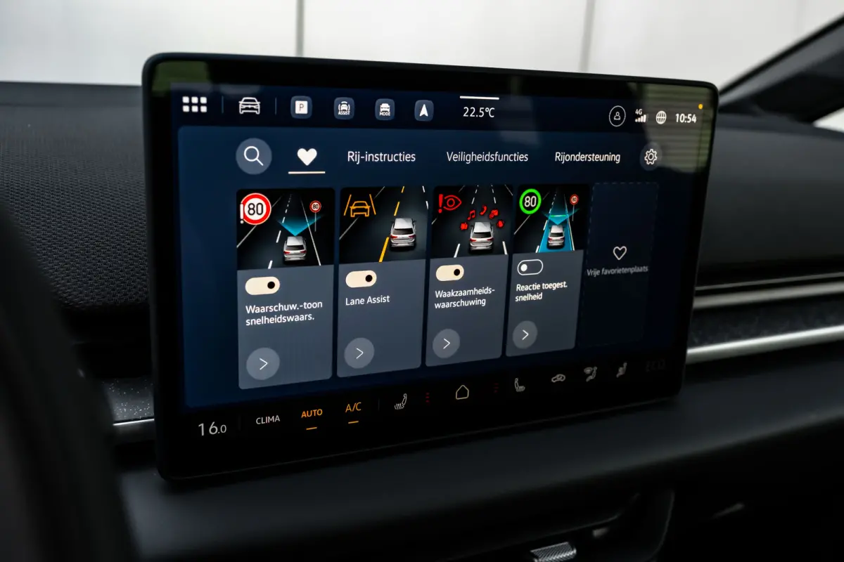 Style | Airconditioning automatisch, 2-zone (Climatronic) | Automatische afstandsregeling (Adaptive Cruise Control) | Buitenspiegels elektrisch instel-, verwarm- en inklapbaar