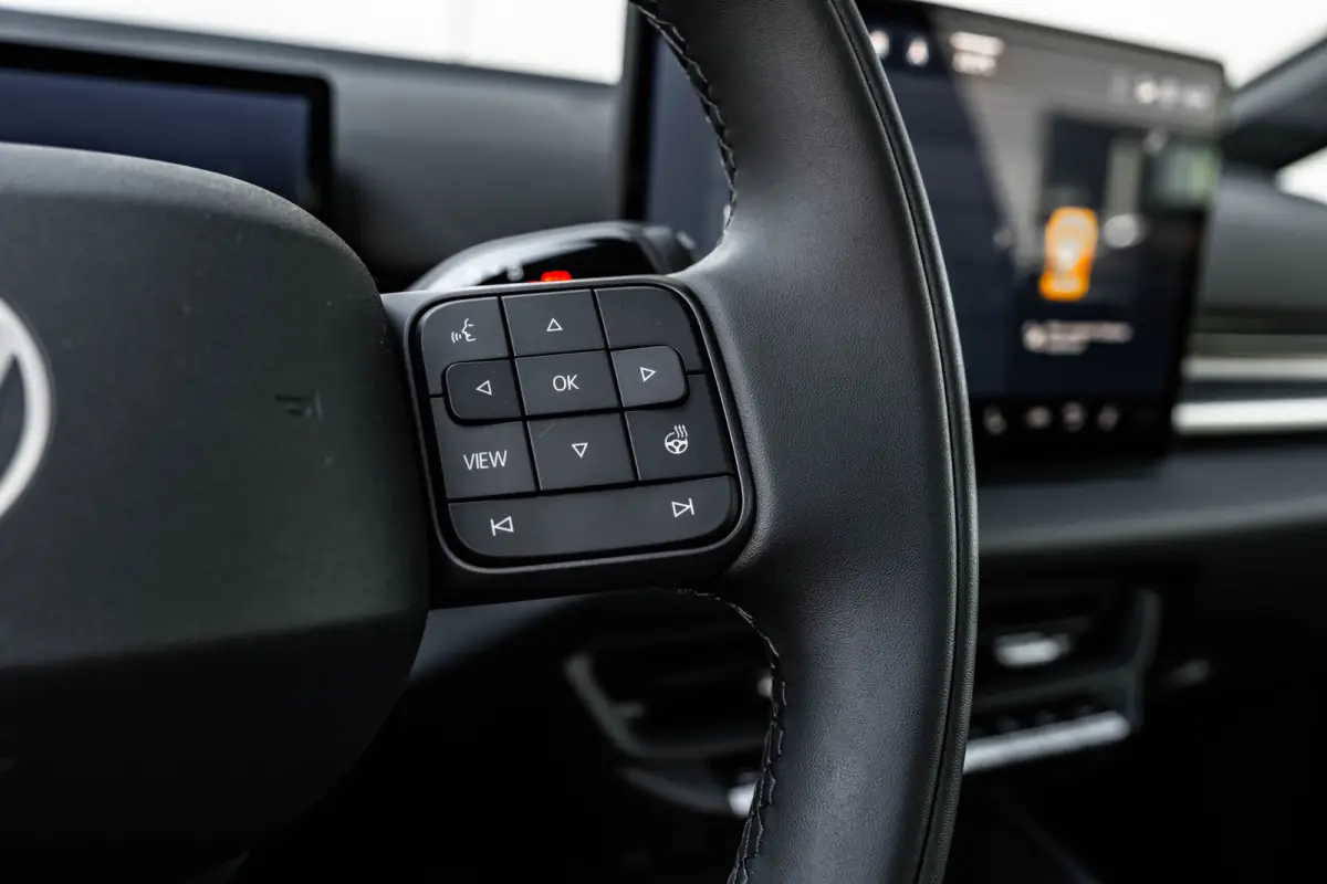 Style | Airconditioning automatisch, 2-zone (Climatronic) | Automatische afstandsregeling (Adaptive Cruise Control) | Buitenspiegels elektrisch instel-, verwarm- en inklapbaar