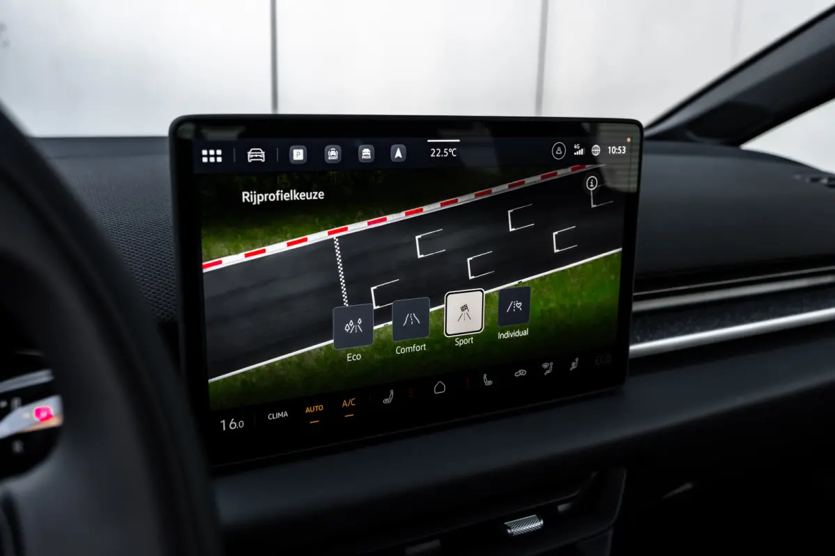 Style | Airconditioning automatisch, 2-zone (Climatronic) | Automatische afstandsregeling (Adaptive Cruise Control) | Buitenspiegels elektrisch instel-, verwarm- en inklapbaar