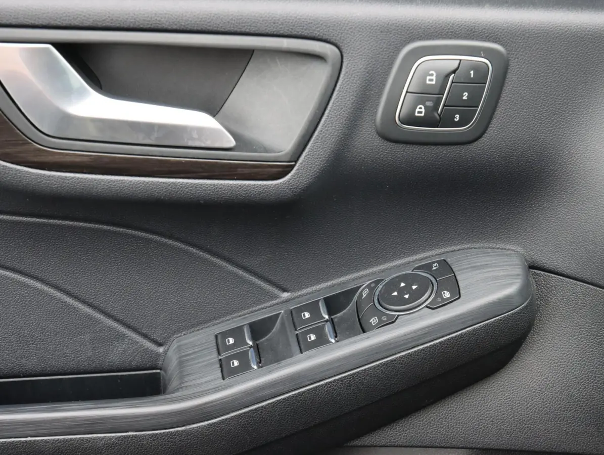 2.5 PHEV 225PK Vignale | Elek. wegklapbare trekhaak |