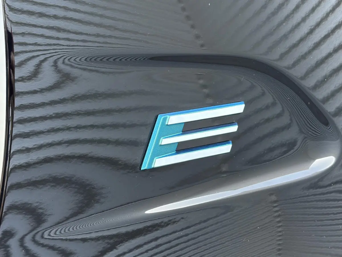 GT | Elektrische parkeerrem | Elektrische parkeerrem | Extra getinte achterste zijruiten en achterruit