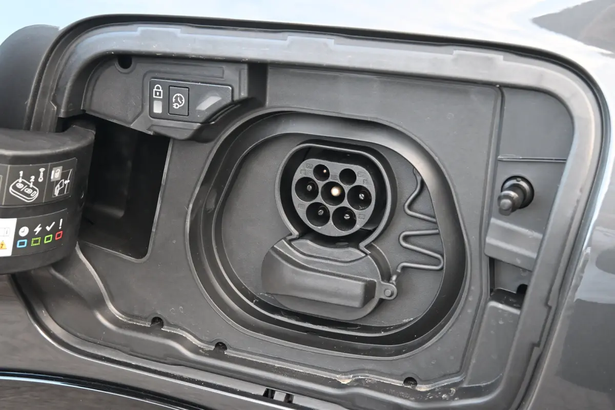 GT | Elektrische parkeerrem | Extra getinte achterste zijruiten en achterruit