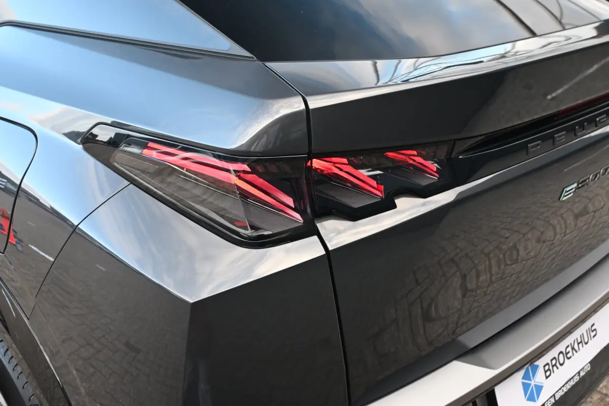 GT | Elektrische parkeerrem | Extra getinte achterste zijruiten en achterruit