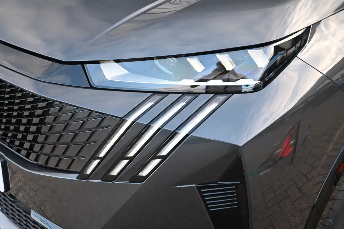 GT | Elektrische parkeerrem | Extra getinte achterste zijruiten en achterruit