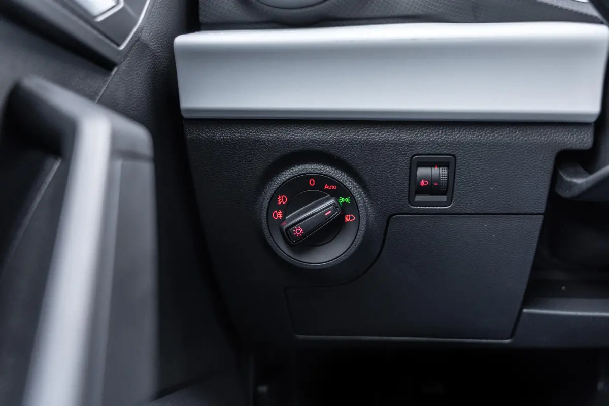 1.0 EcoTSI 95pk Style Business Connect | Apple Carplay/Android Auto | Stoelverwarming