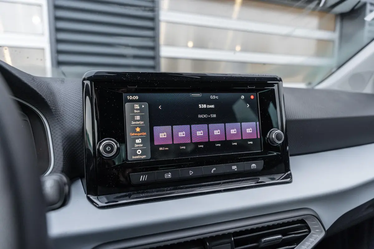 1.0 EcoTSI 95pk Style Business Connect | Apple Carplay/Android Auto | Stoelverwarming